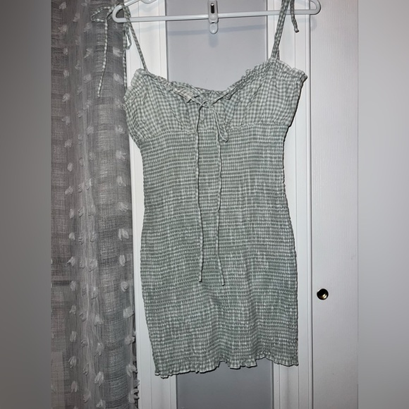 Worn once princess polly gingham pattern dress - Picture 2 of 5